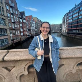 Silvia, Babysitter in Essen