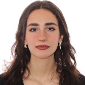 Mera, Babysitter in Würzburg