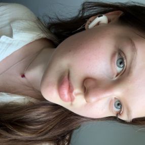 Lucy, Babysitter in Solingen