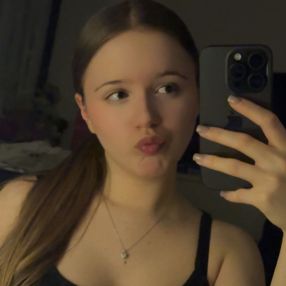 Valeria, Babysitter in Illingen
