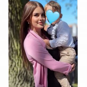 Lena, Babysitter in Petershagen