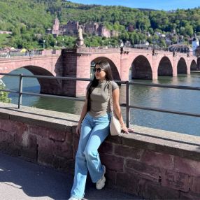 Genesis, Babysitter in Frankfurt am Main