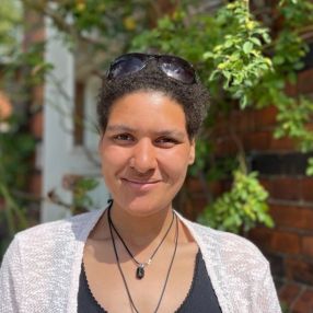 Sharine, Babysitter in Lübeck