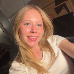 Joy, Babysitter in Schöneck