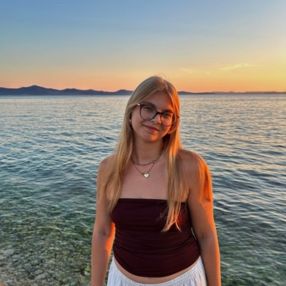 Annalena, Babysitter in Krefeld