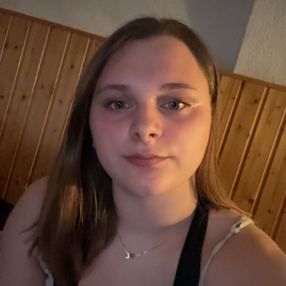 Lea, Babysitter in Hessisch Oldendorf
