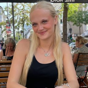 Nienke, Babysitter in Bergheim