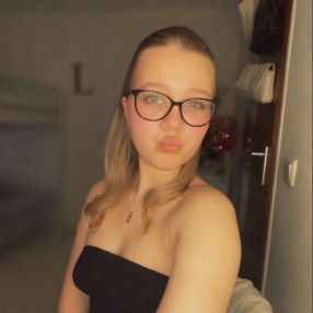 Lea, Babysitter in Tönisvorst
