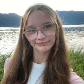 Elina, Babysitter in Warburg