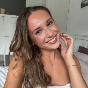 Melina, Babysitter in Düsseldorf