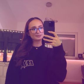 Alma, Babysitter in Landshut