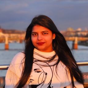 Anuja, Babysitter in Frankfurt am Main