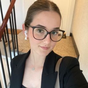 Charlotte, Babysitter in Düsseldorf