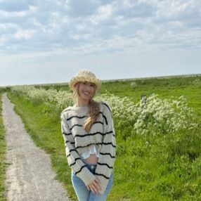 Leona, Babysitter in Königsbrunn