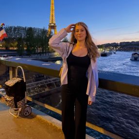 Hannah, Babysitter in Weinstadt