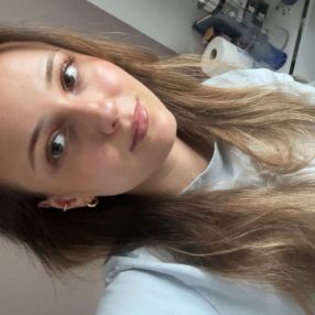 Amelia, Babysitter in Geldern