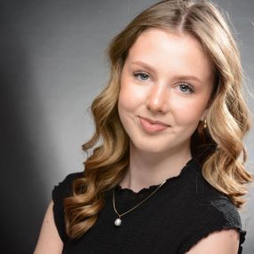 Vivien, Babysitter in Schwerin