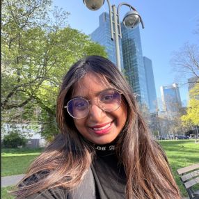 Yamini varsha, Babysitter in Erlangen