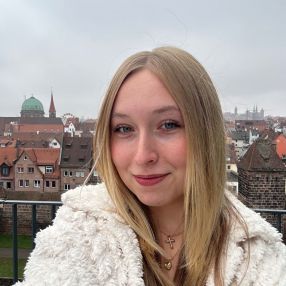 Stella, Babysitter in Lauf an der Pegnitz