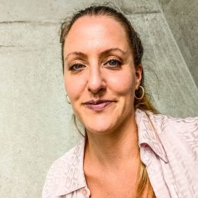 Mara, Familie in Duisburg