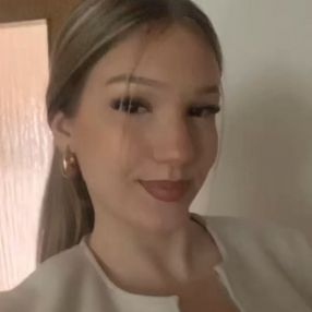 Lavina, Babysitter in Lichtenfels