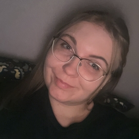 Celine, Babysitter in Steinbach