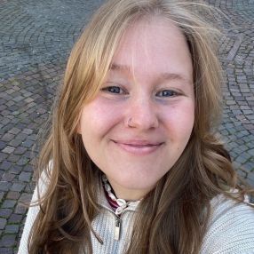 Merrit, Babysitter in Augsburg