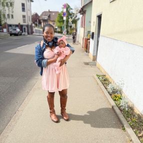 Mina, Family in Stuttgart