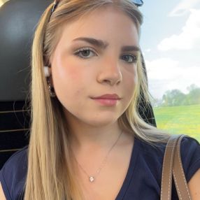 Celine, Babysitter in Uhingen