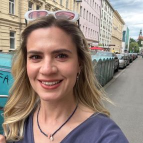 Nagihan, Babysitter in Freilassing