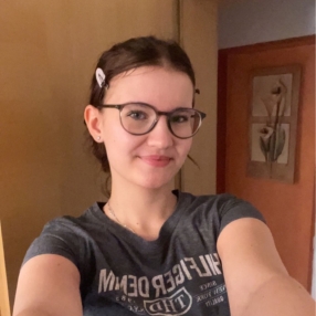 Leonie, Babysitter in Bad Abbach