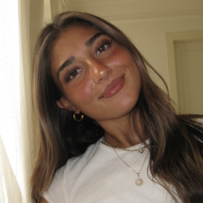 Acelya, Babysitter in Köln