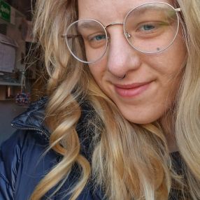 Lena, Babysitter in Emden