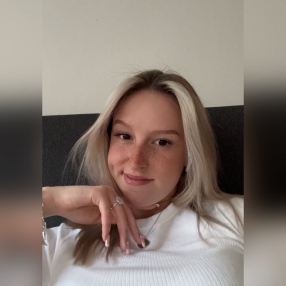 Emily, Babysitter in Hünfelden