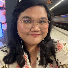 Lourdes Nieves, Babysitter in Reinbek