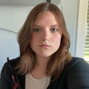Leonie, Babysitter in Teltow