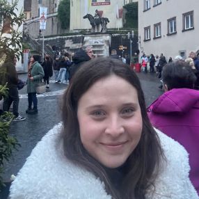 Pamela, Babysitter in Frankfurt am Main
