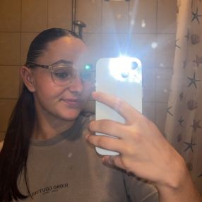 Emily Jana, Babysitter in Rinteln