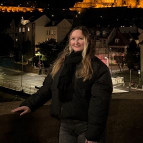 Leslie, Babysitter in Diekholzen