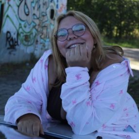 Chantal, Babysitter in Buseck