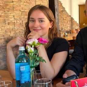 Charlotte, Babysitter in Idstein