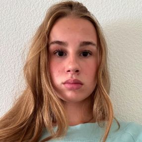 Melina, Babysitter in Pinneberg