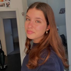 Yara, Babysitter in Emmering