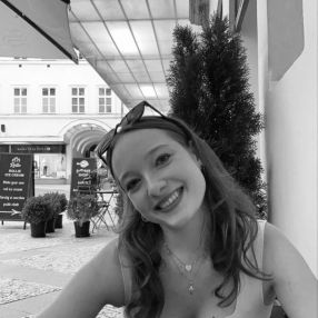 Lara, Babysitter in München
