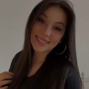 Dzsenifer, Babysitter in Pöcking