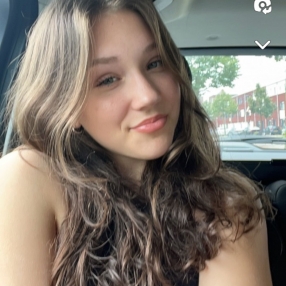 Julia, Babysitter in Frechen