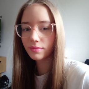 Leoni, Babysitter in Berg