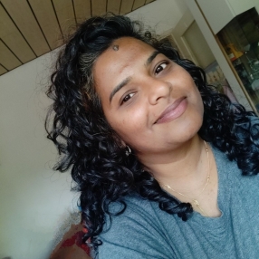 Chitra, Babysitter in Mühltal