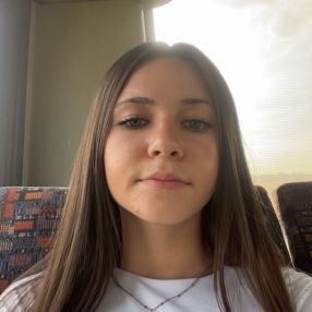 Laura, Babysitter in Vettweiß