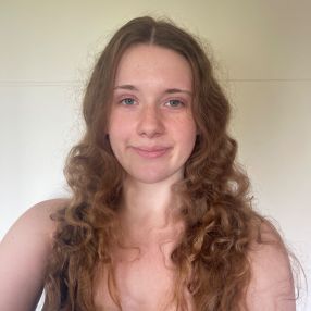 Melina, Babysitter in Lindlar
